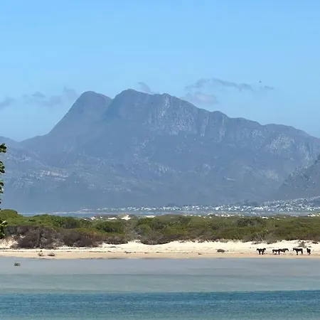 Sandown Synergy Lagoon House Hermanus Exterior photo